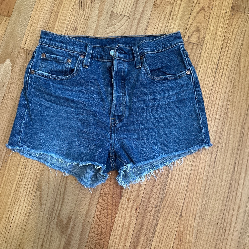 Levi’s 501 cutoff denim shorts